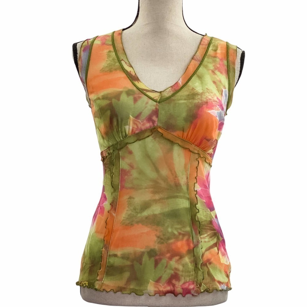 PAPILLON Blanc Watercolor Floral Sleeveless V-Neck Ruffled Tank Top Blouse